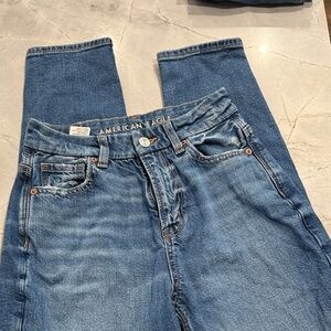 American Eagle Outfitters women’s Light Blue Straight Jeans